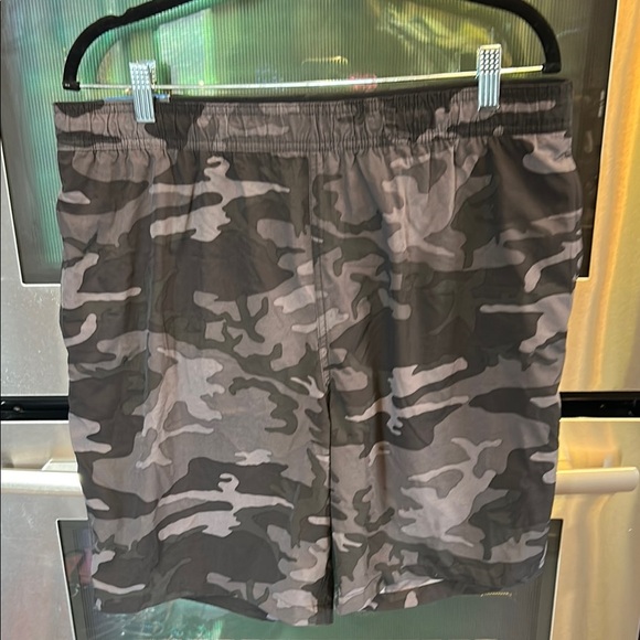 Kirkland Signature Men's Camo Swim Trunks - Picture 4 of 5